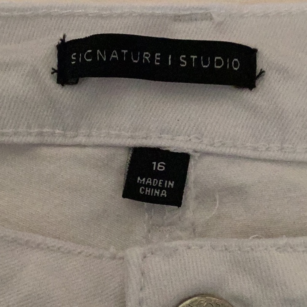 Signature Studio Jeans - Picture 2 of 5